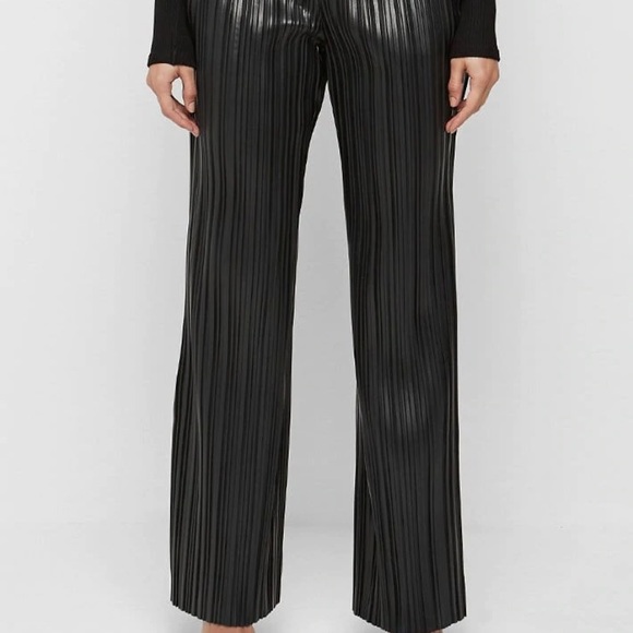 Manière de Voir Pleated Leather Trousers - Black size UK 8 - Picture 2 of 4